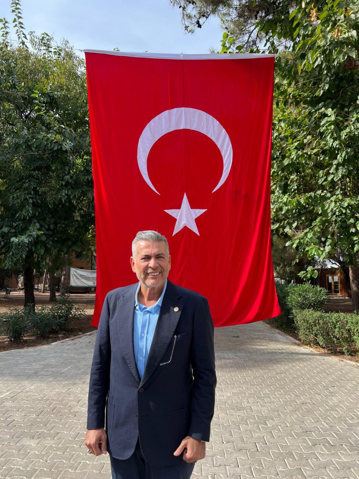Milliyetçi Hareket Partisi Mersin Milletvekili Dr. Levent Uysal, 29 Ekim Cumhuriyet Bayramının 100. Yılı münasebetiyle mesaj yayımladı.